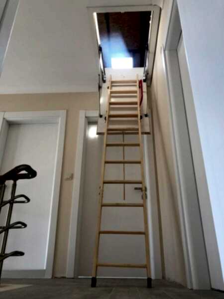 Nukan Ahşap Çatı Merdiveni